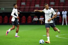 小申带的挺好的!申台龙带印尼0比0战平澳大利亚,对沙特1胜1平.